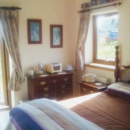 Bed and Breakfast April House Barrock Екстер'єр фото