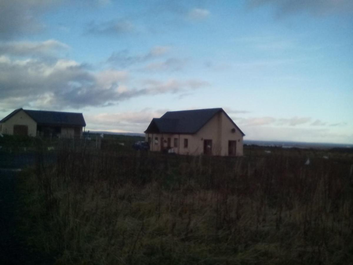 Bed and Breakfast April House Barrock Екстер'єр фото