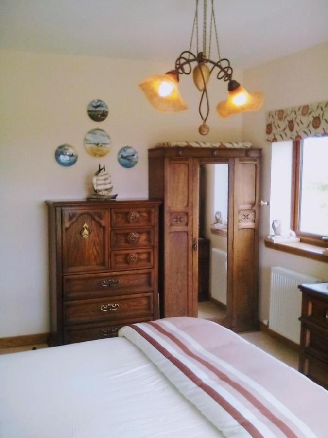 Bed and Breakfast April House Barrock Екстер'єр фото