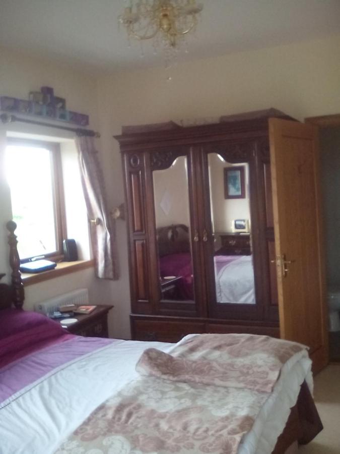 Bed and Breakfast April House Barrock Екстер'єр фото