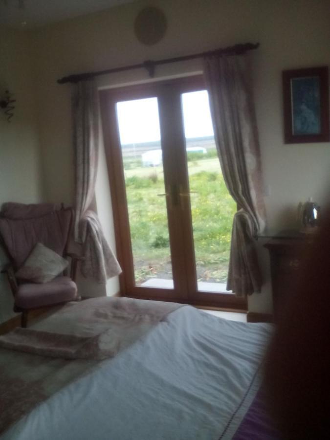 Bed and Breakfast April House Barrock Екстер'єр фото