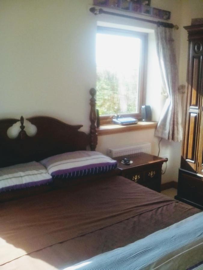 Bed and Breakfast April House Barrock Екстер'єр фото